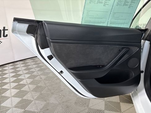 Used 2023 Tesla Model 3 Standard Range image 13