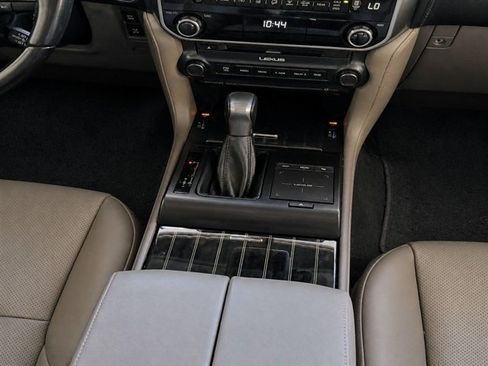 Used 2022 Lexus GX 460 Premium w/ Premium Package AWD/4WD image 19