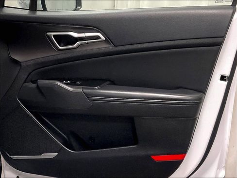 Used 2023 Kia Sportage EX image 12