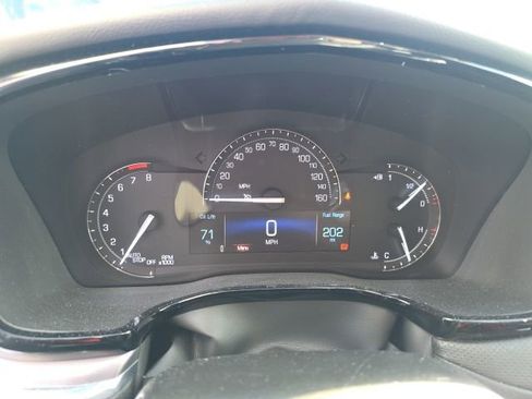 Used 2017 Cadillac XT5 Luxury w/ Driver Awareness Package image 7