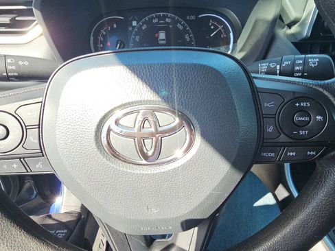 Certified 2025 Toyota RAV4 XLE AWD/4WD image 12