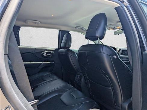 Used 2019 Jeep Cherokee Latitude Plus FWD image 14