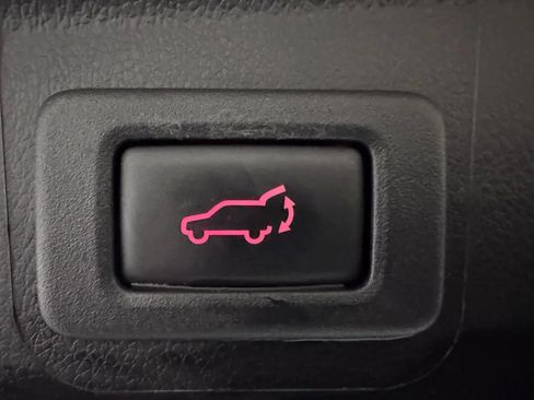 Used 2018 Subaru Outback 2.5i Limited AWD/4WD image 21