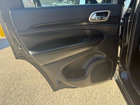 Used 2014 Jeep Grand Cherokee Altitude image 18