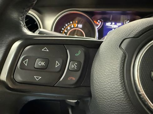 Used 2019 Jeep Wrangler Unlimited Sport S AWD/4WD image 17