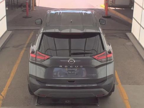 Used 2021 Nissan Rogue SV AWD/4WD image 3