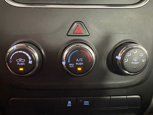 Used 2019 RAM 1500 Classic SLT RWD image 24
