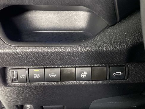 Used 2023 Toyota RAV4 XSE AWD/4WD image 15