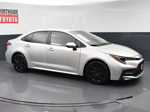 Used 2023 Toyota Corolla LE FWD image 6