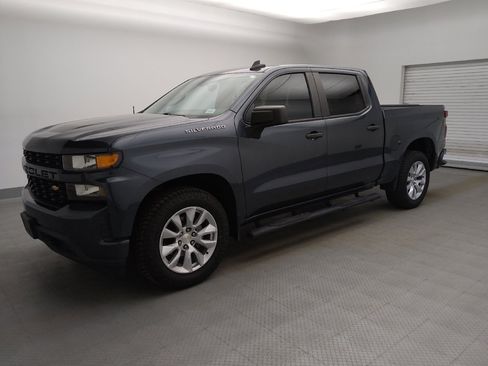 Used 2020 Chevrolet Silverado 1500 Custom w/ Custom Convenience Package RWD image 2