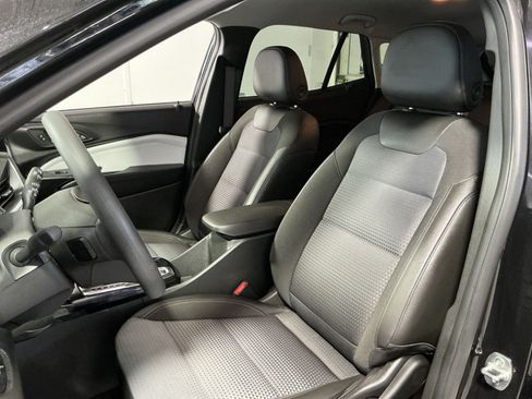 Used 2024 Chevrolet Trax LT FWD image 14