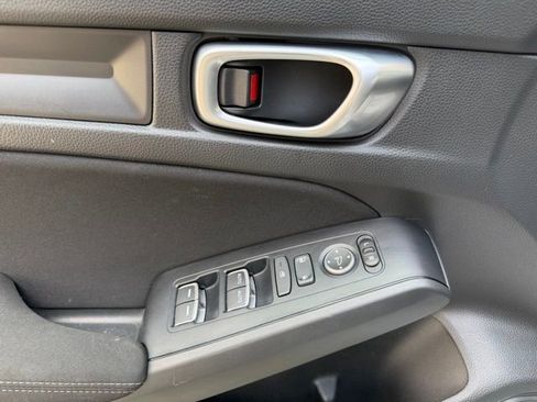 Used 2023 Honda Civic Sport image 15