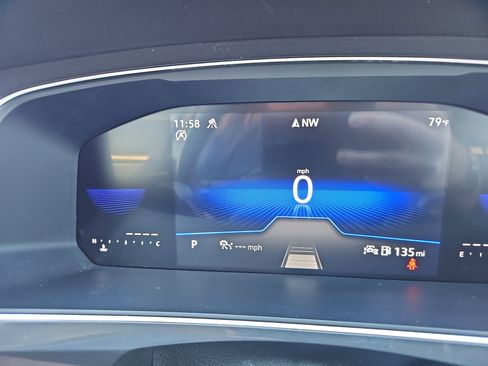 Used 2024 Volkswagen Tiguan SE image 25