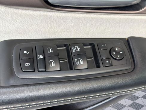 Used 2021 Chrysler Voyager Lxi FWD image 19