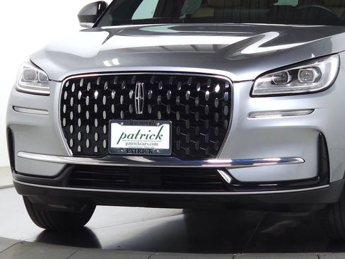 Used 2023 Lincoln Corsair Reserve FWD image 3