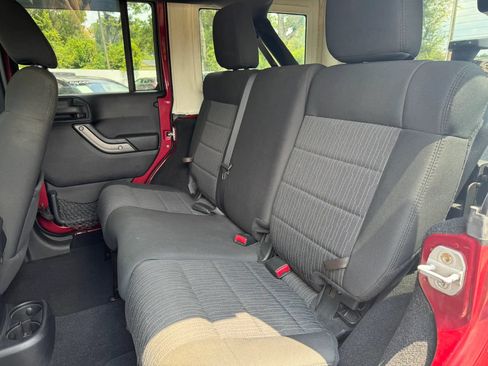 Used 2012 Jeep Wrangler Unlimited Sport AWD/4WD image 11