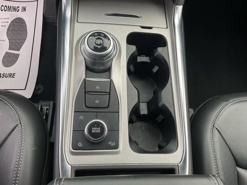 Used 2023 Ford Explorer XLT w/ Equipment Group 202A image 16