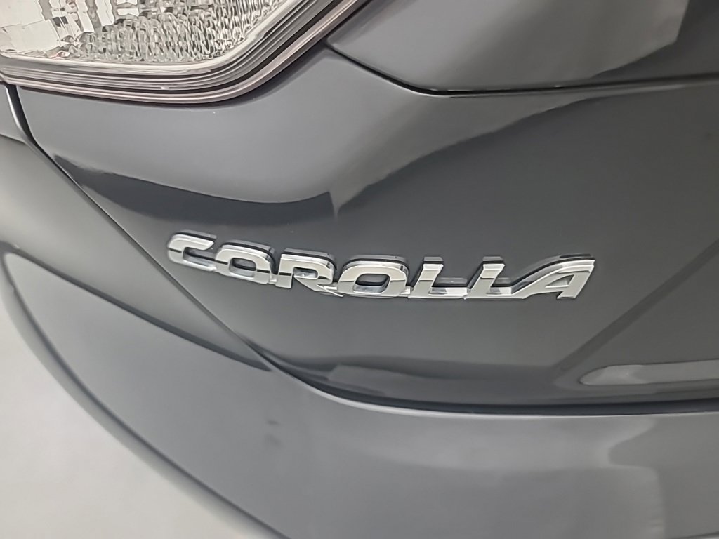 Used 2025 Toyota Corolla LE FWD image 12