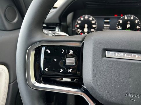 New 2025 Land Rover Discovery Sport Dynamic SE image 18