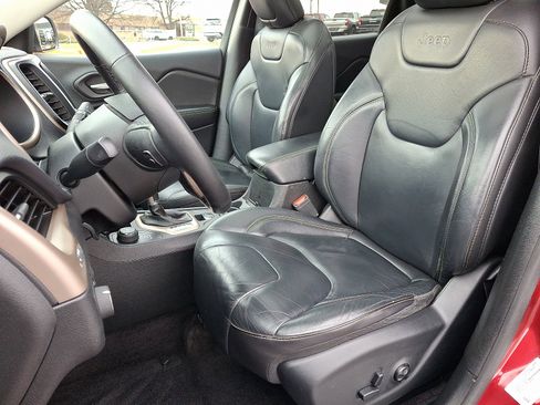 Used 2017 Jeep Cherokee Limited image 13