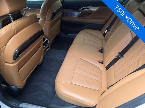 Used 2022 BMW 750i xDrive AWD/4WD image 14