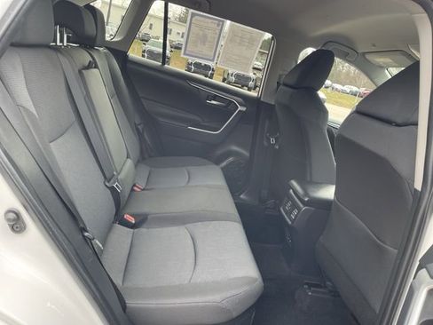Used 2025 Toyota RAV4 XLE image 21