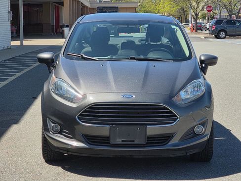 Used 2017 Ford Fiesta SE w/ Equipment Group 201A FWD image 2
