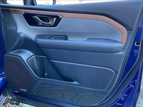 Certified 2025 Subaru Forester Sport image 27