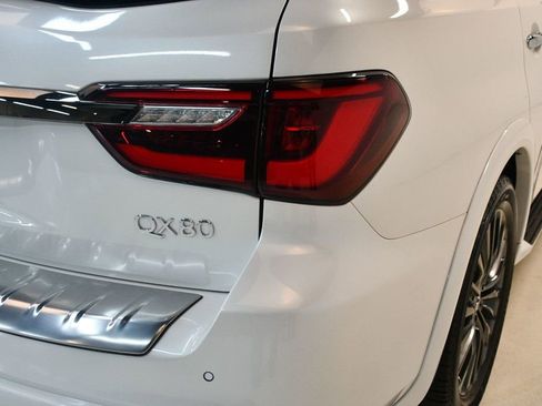 Used 2024 INFINITI QX80 Premium Select w/ Cargo Package image 13