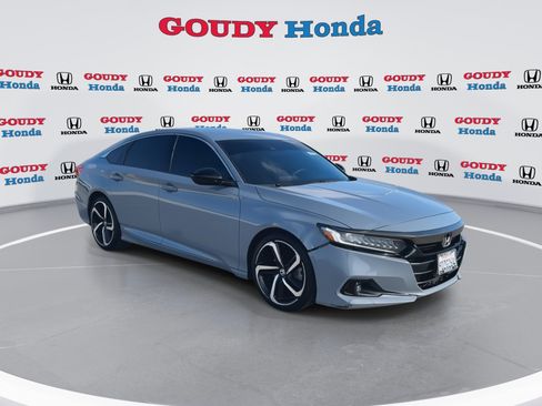 Used 2022 Honda Accord Sport image 2