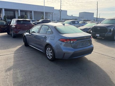 Used 2021 Toyota Corolla LE image 7