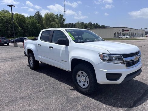 Used 2015 Chevrolet Colorado W/T w/ WT Convenience Package AWD/4WD image 2
