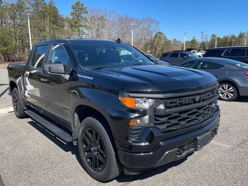 Used 2022 Chevrolet Silverado 1500 Custom image 1