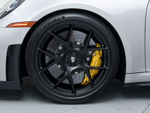 Used 2026 Porsche 911 GT3 RWD image 39