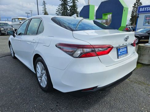 Used 2024 Toyota Camry LE image 3