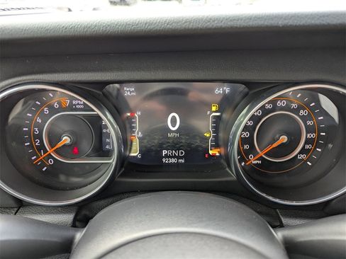 Used 2018 Jeep Wrangler Unlimited Sahara image 37