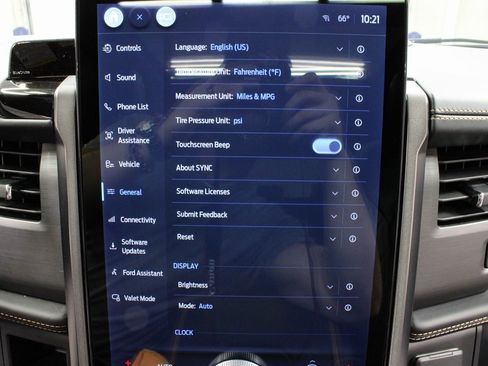 Used 2024 Ford Expedition Platinum image 25