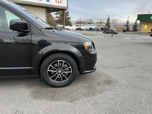 Used 2019 Dodge Grand Caravan GT image 16