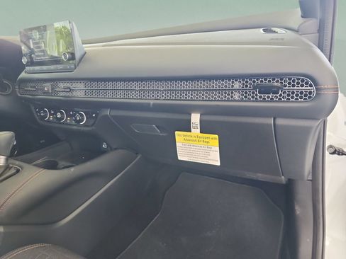 Used 2024 Honda HR-V Sport image 20