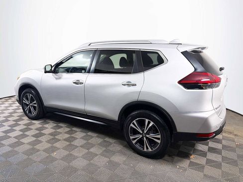 Used 2019 Nissan Rogue SV w/ Premium Package image 6