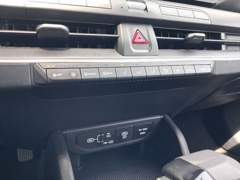 Used 2025 Kia K4 FWD image 25