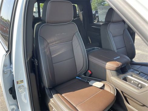 New 2025 GMC Sierra 2500 Denali w/ Denali Reserve Package image 24