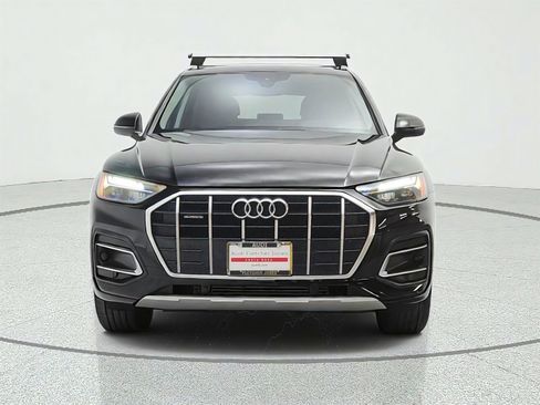 Used 2023 Audi Q5 2.0T Premium w/ Convenience Package AWD/4WD image 2