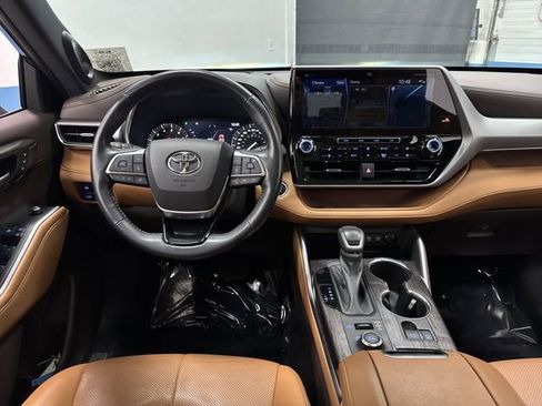 Used 2021 Toyota Highlander Platinum image 5