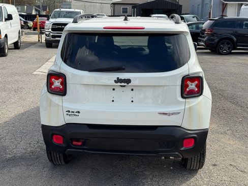 Used 2016 Jeep Renegade Trailhawk image 4