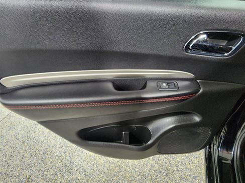 Used 2017 Dodge Durango R/T w/ Technology Group RWD image 26