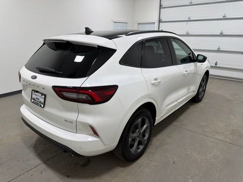 Used 2024 Ford Escape ST-Line w/ Tech Pack #1 AWD/4WD image 4