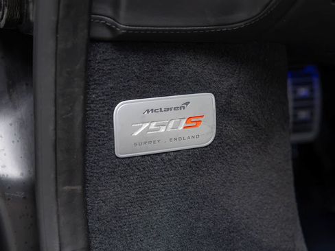 Used 2026 McLaren 750S Spider RWD image 25