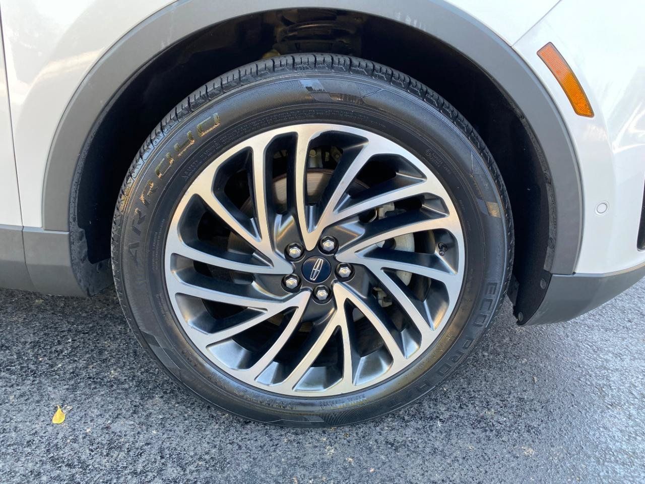 Used 2019 Lincoln Nautilus Reserve FWD image 9