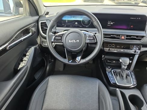 Certified 2024 Kia Seltos EX AWD/4WD image 9